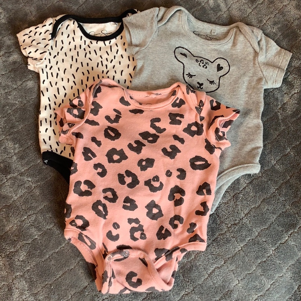 Never worn Jessica Simpson Onesie set 0-3mths